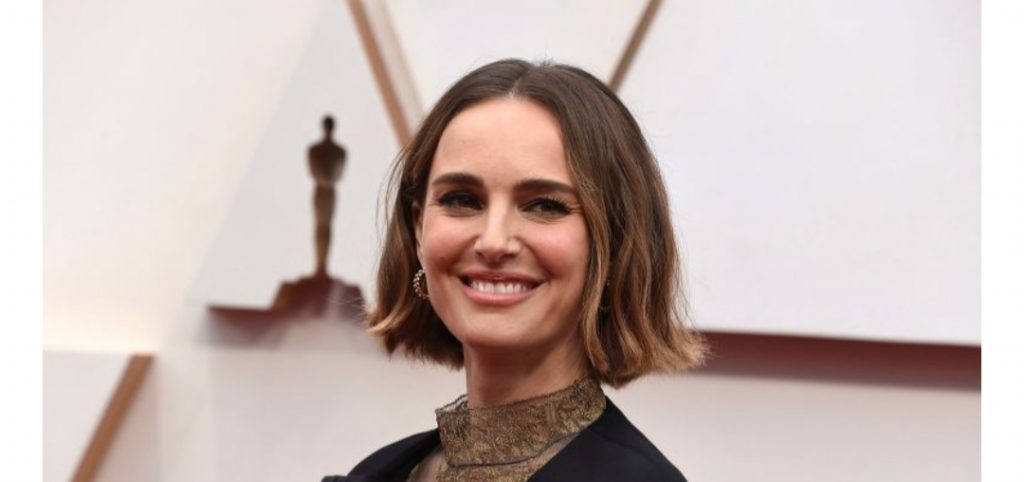 Formë proteste në ceremoninë e ndarjes së çmimeve Oscars, ja pse fustani i Natalie Portman ishte më i veçanti!
