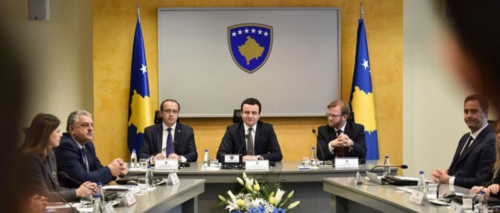 Merret vendimi, Kurti ia ul pagën vetes dhe ministrave