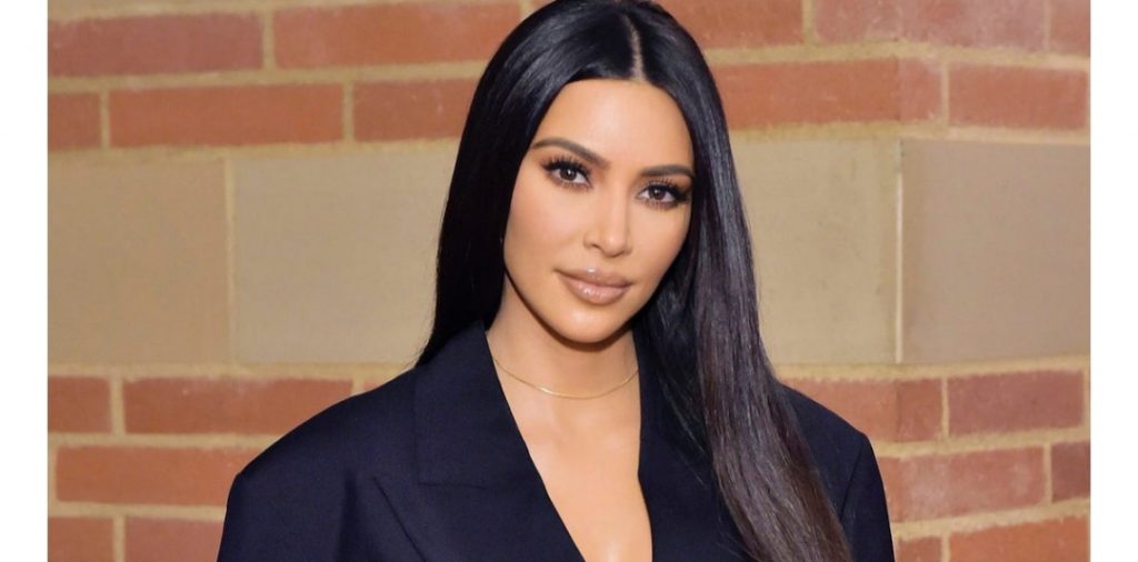 Kim Kardashian tani ka ngjyrë të re flokësh dhe të gjitha duam t’i lyejmë si ajo!
