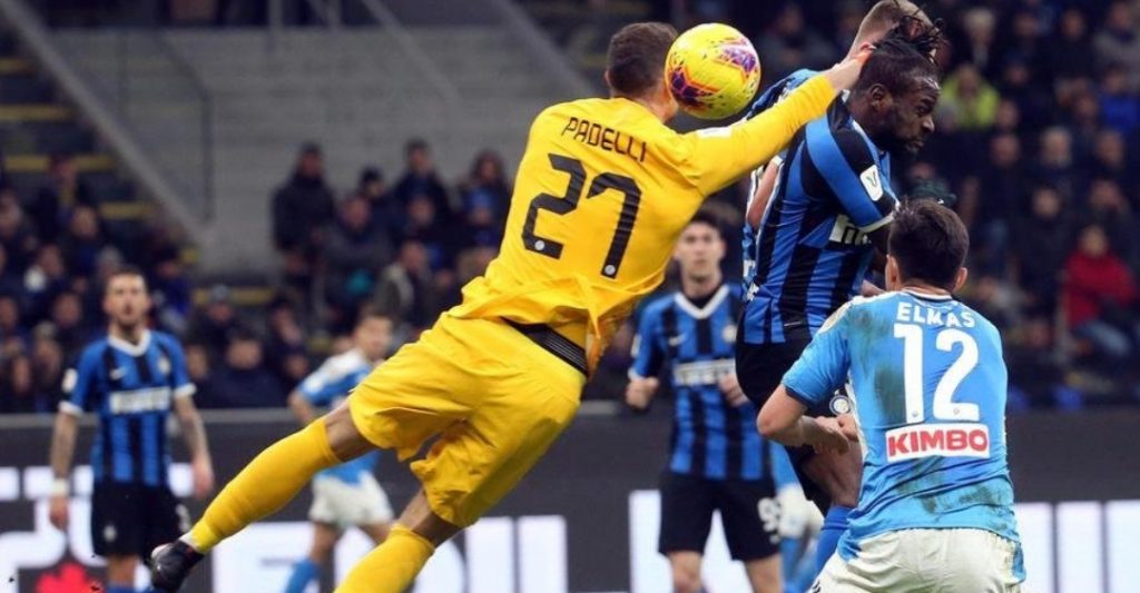 Napoli befason Interin në gjysmëfinalen e parë të Kupës së Italisë