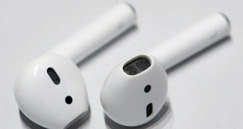 Apple mund të jetë duke zhvilluar kufje të reja dhe të lira, AirPods Pro Lite