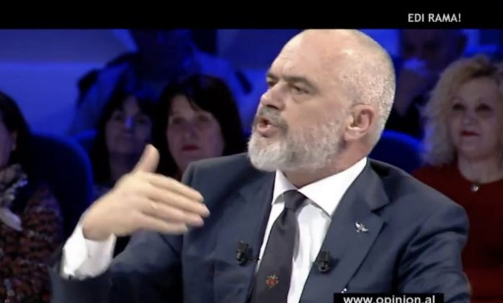 Rama e humbet toruan me gazetarët : Keni marrë ndonjë gjë, jeni esëll? Shhhhh