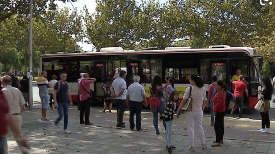 Shoqata e transportit urban paralajmëron protestë