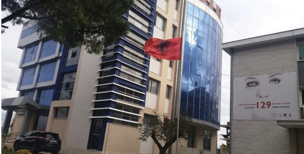 Arrestohet ish-punonjësja e postës që ishte në kërkim