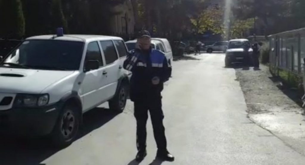 Operacion policor në Lazarat, gjenden armë dhe fishekë