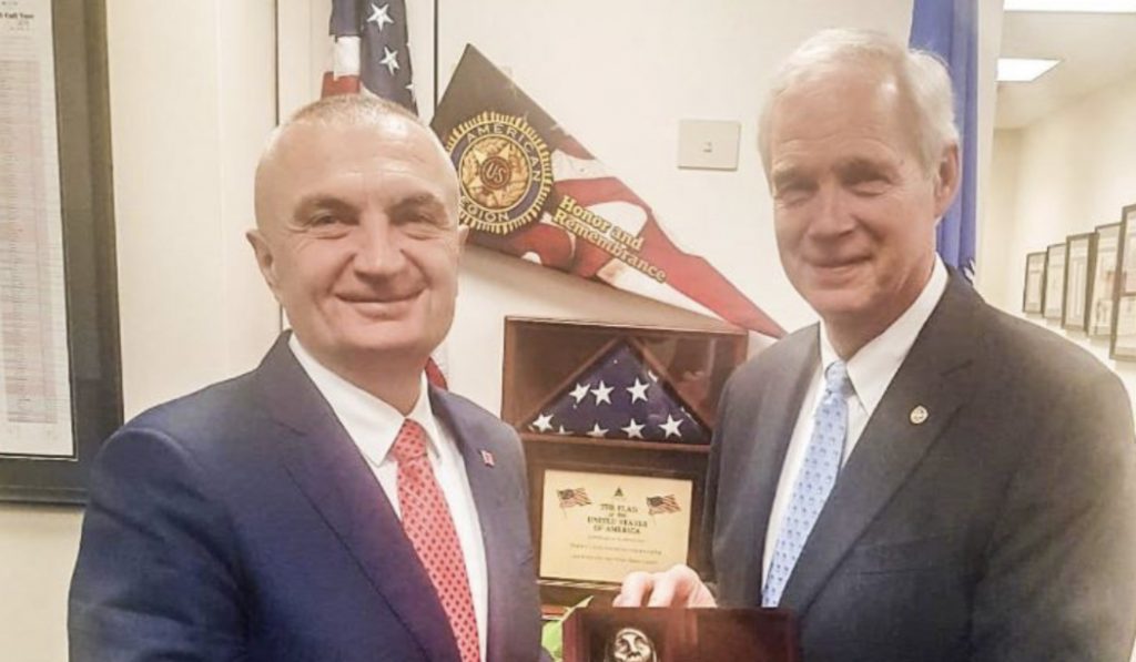 Presidenti Meta takohet me Senatorin Republikan, Ron Johnson