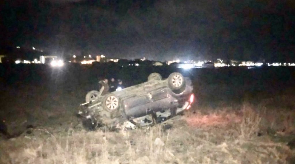 Shoferja nuk iu bind urdhrit të policisë për të ndaluar, makina del nga rruga  në Korçë