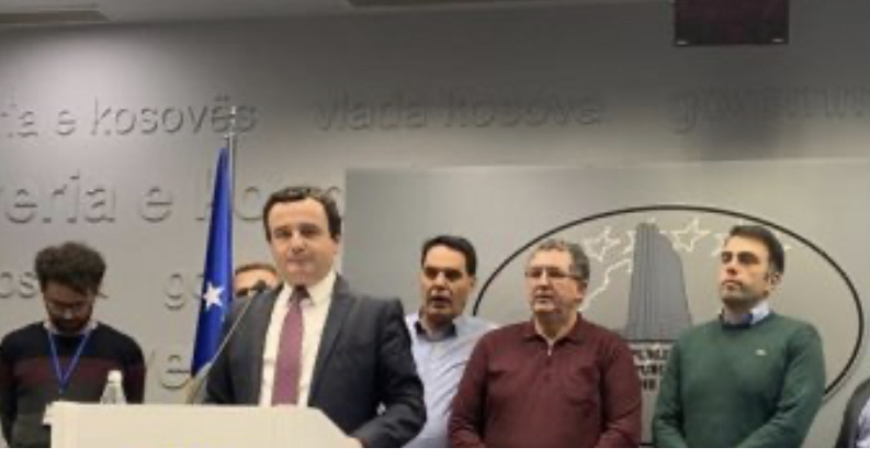 Albin Kurti vendos heqjen e taksës ndaj Serbisë
