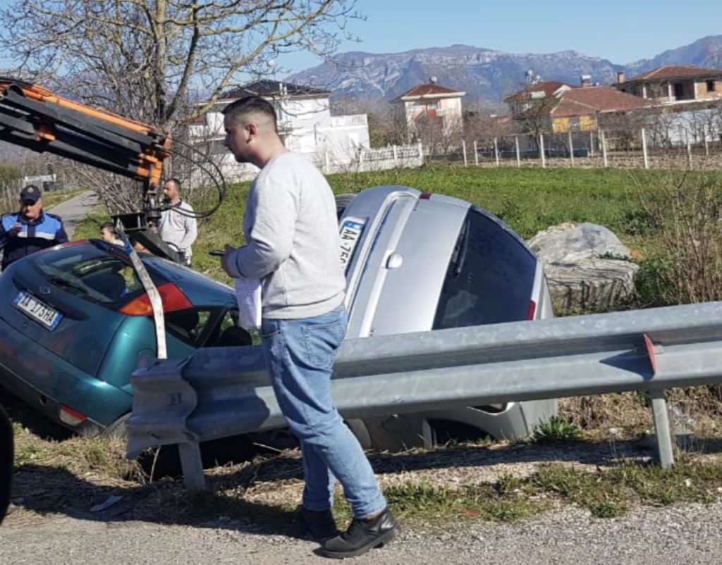 FOTO-LAJM/ Aksident në Rinas- Fushë Krujë