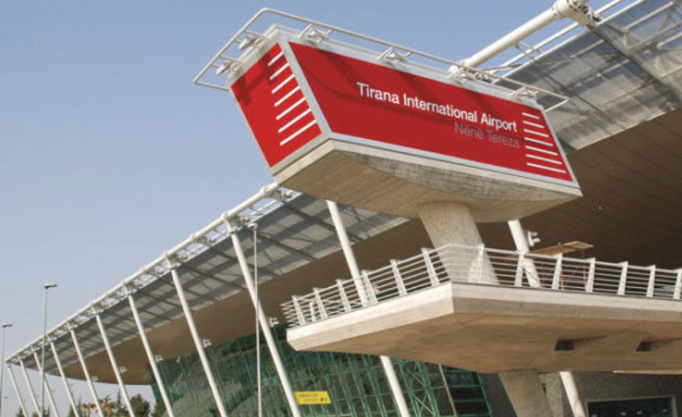 Autoriteti Aviacionit Civil sqaron qytetarët