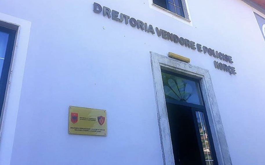 Me makinën e ‘maskuar’ si ambulancë, i riu nuk i bindet policisë