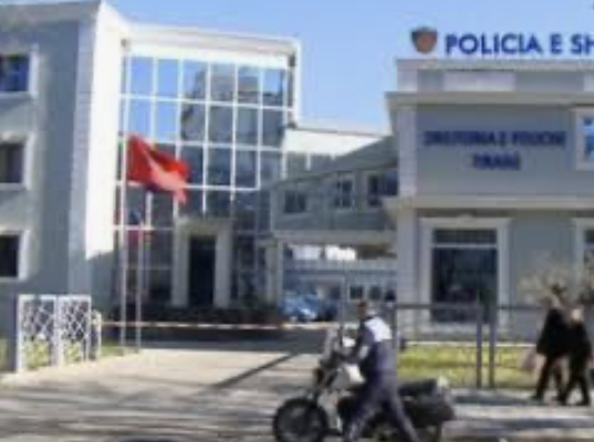 Grabitet me armë argjendaria  në qender të Tiranës