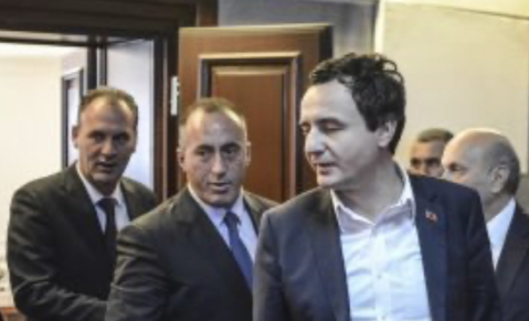 Haradinaj i bën thirrje Kurtit: Mos e largo taksën pa njohje