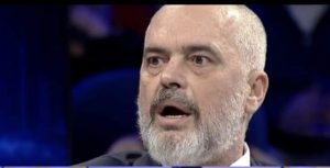 Kemi në krye një Kryeministër që i ka kap të gjitha, nga “a”-ja e deri te “zh”-ja