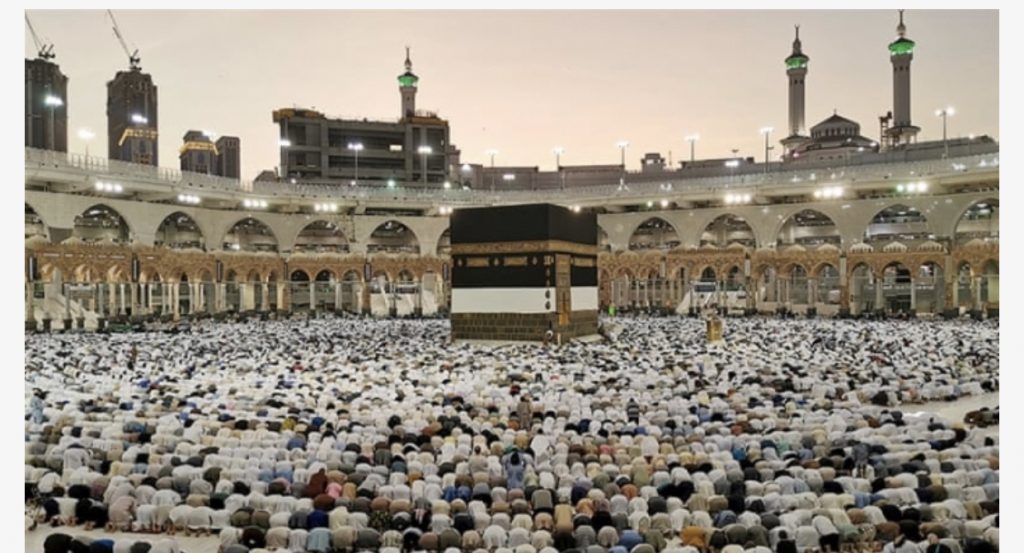 Arabia Saudite ka vendosur të ndalojë vizitën në dy vendet e shenjta, Mekë dhe Medine.