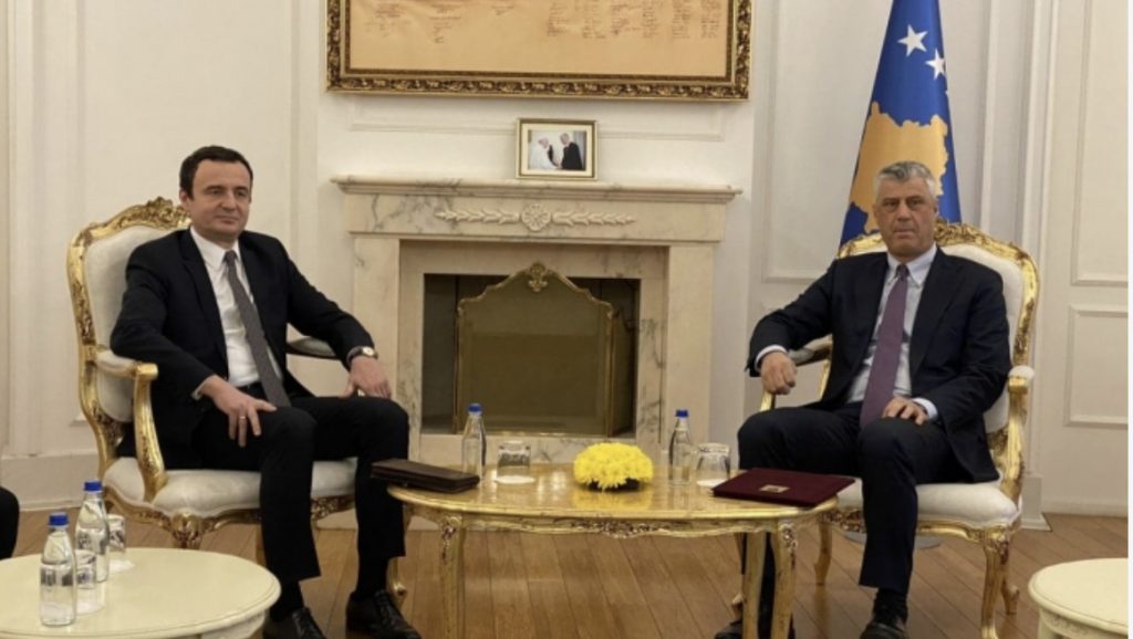 Albin Kurti kërkon shkarkimin e Thaçit nga posti i Presidentit të Kosovës