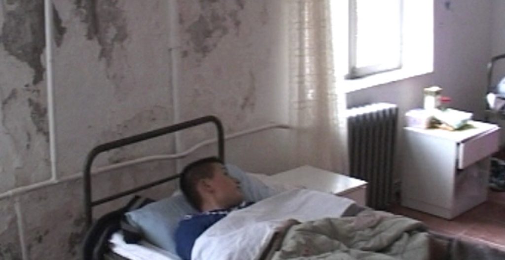 Bulqizë, nxënëit  shkojnë me shenja helmimi në spital