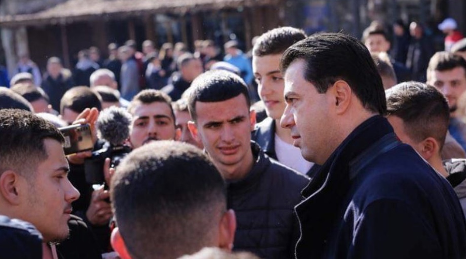 Basha mesazh të rinjve në Kukës: Koha për t’iu dhënë mundësi punësimi dhe jetese