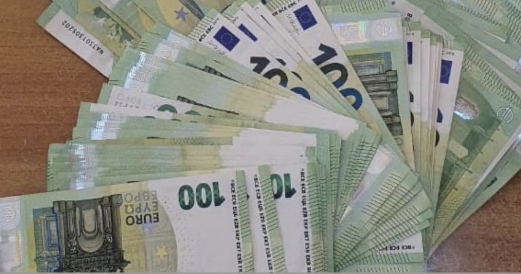 Francezi  kapet me 100 mijë euro