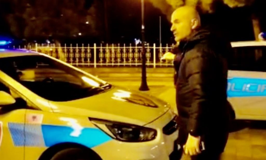 Mu zhdukni prej këtu, ec, të gjithë