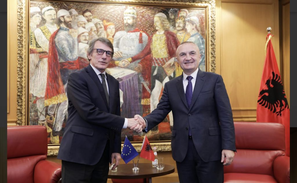 Presidenti Meta pret në takim Sassolin: Sundimi i ligjit dhe dialogu gjithëpërfashirës