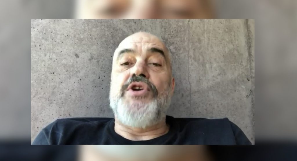 MIJERA SHQIPTARE NE KUSHTET E MBIJETESES, EDI BEN SELFIE NGA KULLA!