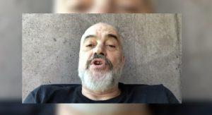 MIJERA SHQIPTARE NE KUSHTET E MBIJETESES, EDI BEN SELFIE NGA KULLA!