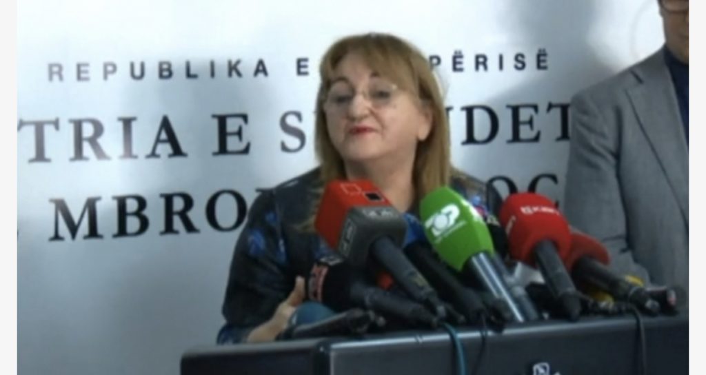 Zv. ministrja e Shëndetësisë tregon çfarë do të ndodhë me rastin e të infektuarit në Durrës