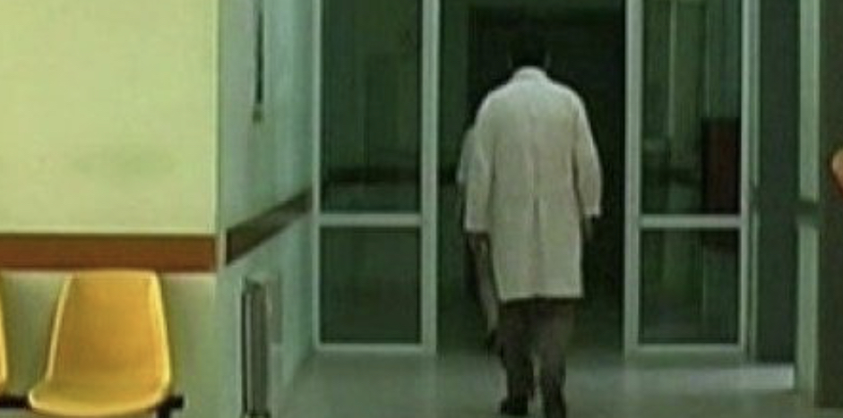 Ndërron jetë në spital 50-vjeçarja, dyshohet për koronavirus