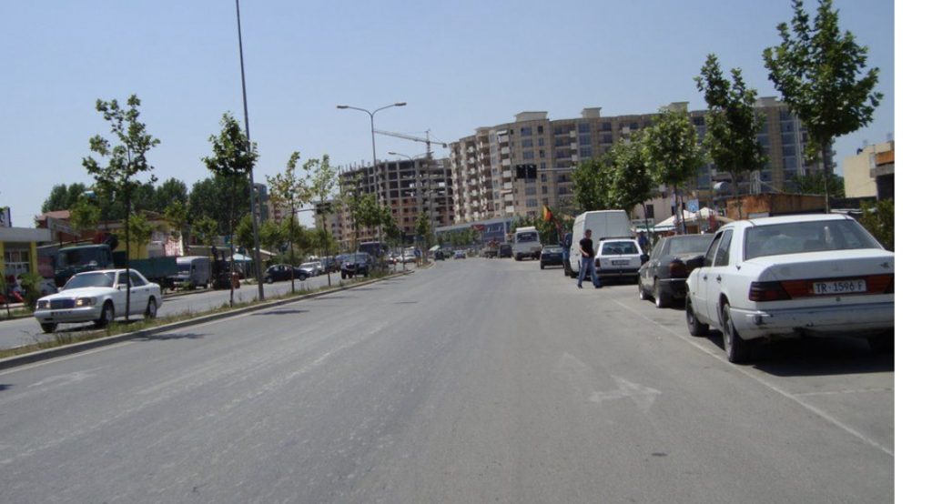 30-vjeçari dhunon bashkëshorten përfshihen në lokal