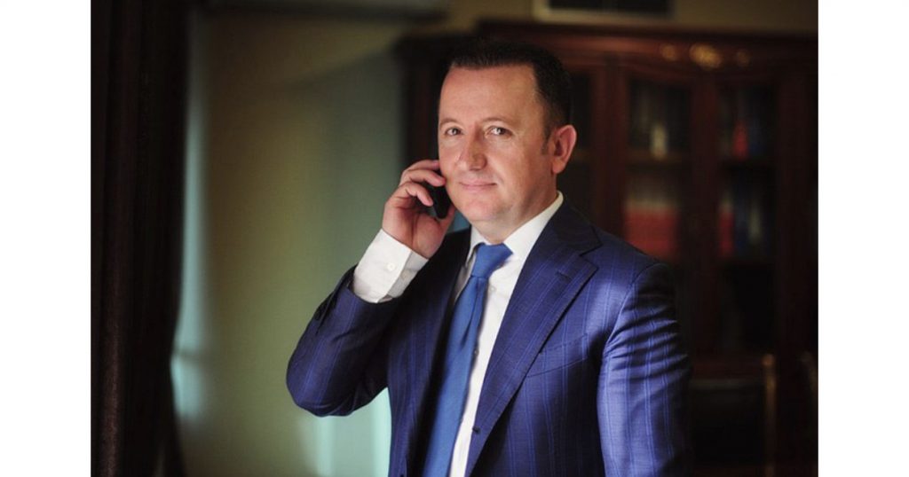 Politikani shqiptar anulon ceremonitë zakonore: Shëndeti juaj para së gjithash, do i bëjmë në një kohë tjetër