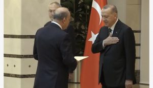 I dorëzon letrat kredenciale, Erdogan nuk i jep dorën ambasadorit shqiptar