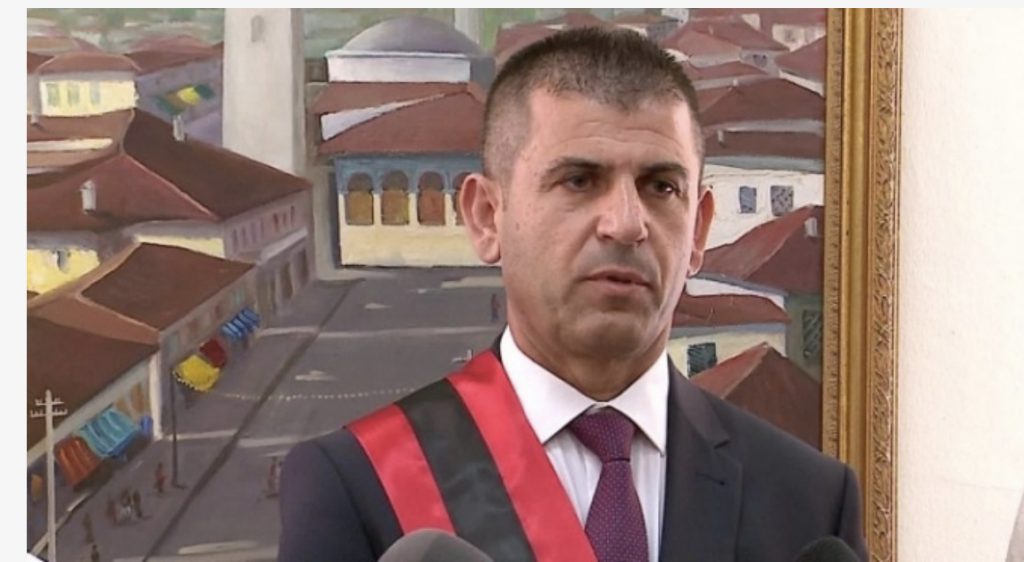 Drejtori i Policisë së Shtetit Rebani Jaup :Është e turpshme nëse Kajmaku vjen shëtit në Tiranë e nuk kapet