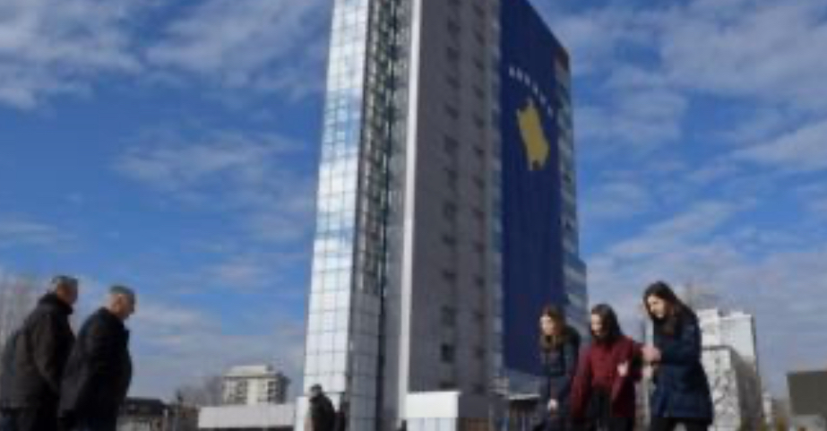 Qeveria e Kosovës kufizon lëvizjet