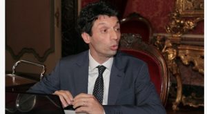 Kryetari i Bashkisë së Kremones përfundon në karantinë