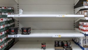 Frika nga koronavirusi, boshatisen supermarketet ne Mbretërinë e Bashkuar