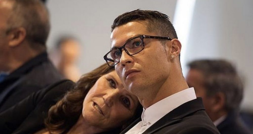 Nëna e Cristiano Ronaldos pëson goditje në tru
