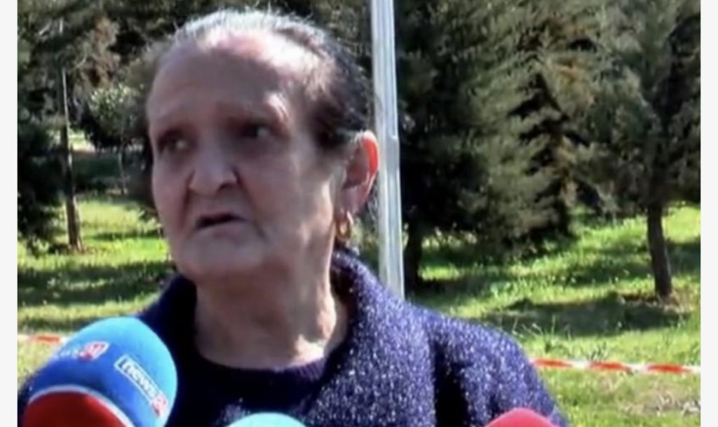 Nëna me djalin mbërrijnë nga Bulqiza, 40 vjeçari me kollë e temperaturë pas kthimit nga Italia
