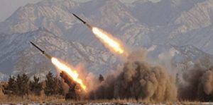 Globi lufton me koronavirusin, Koreja e Veriut lëshon dy raketa balistike