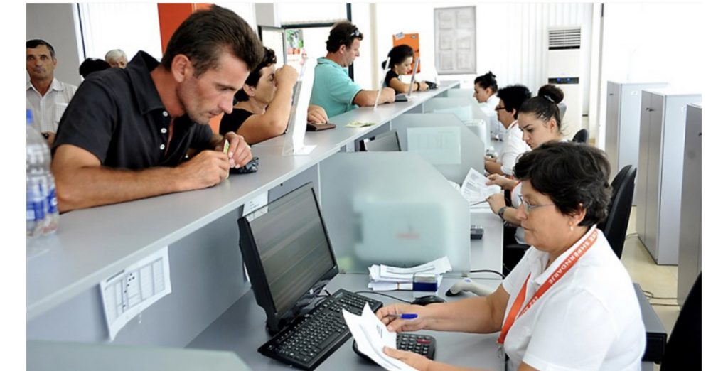 Ndryshon orari i punës për administratën, ja çfarë do të ndodhë me pagat