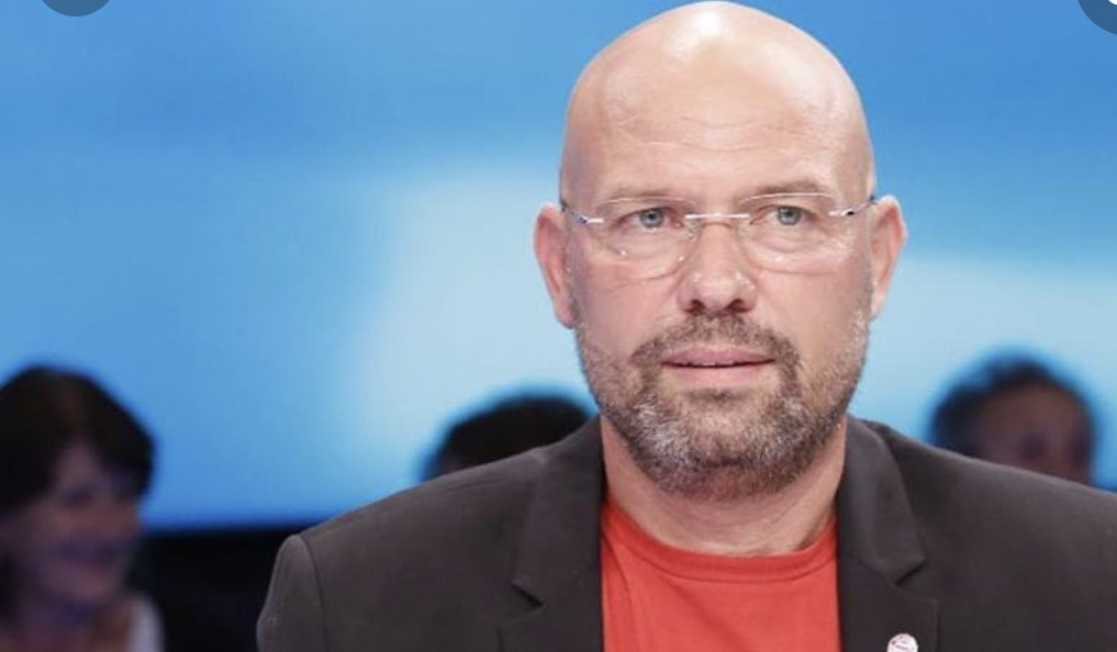 Manjani: Ok me Bashën por  parlamenti me ish kaçurrelsë e  kërpëratistë, nuk mund të marrin vendime kaq të mëdha