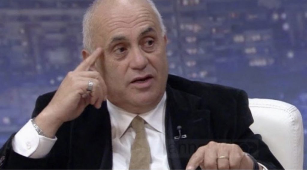 Artan Fuga : Jemi shoqëri piramidale