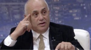 Artan Fuga : Jemi shoqëri piramidale