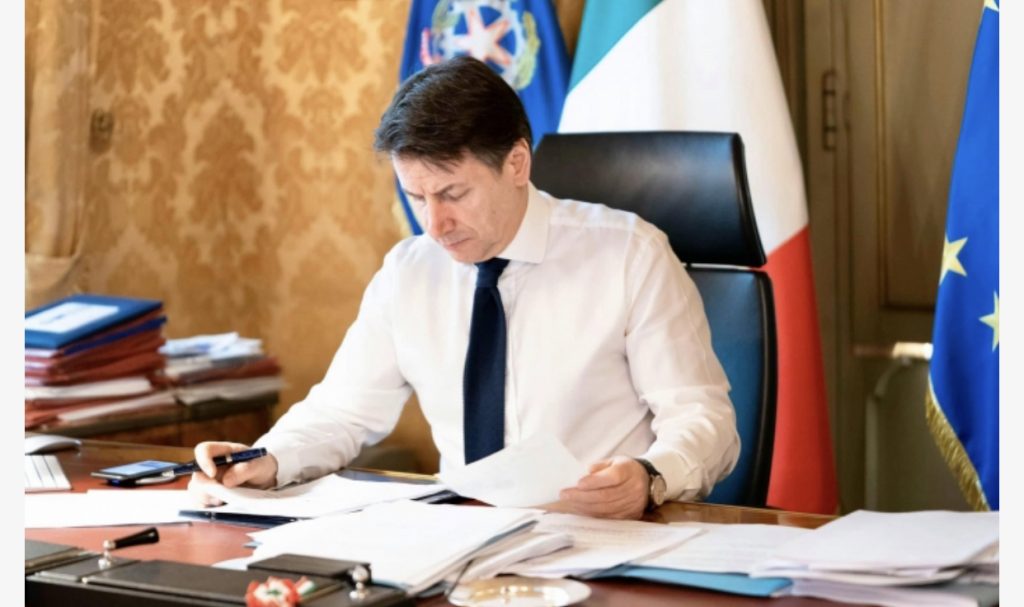 Italia është e gjunjëzuar tashmë nga koronavirusi.