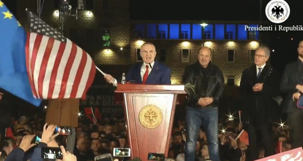 Reagon Yuri Kim: U befasova. Mbështesim të drejtën e protestës paqësore