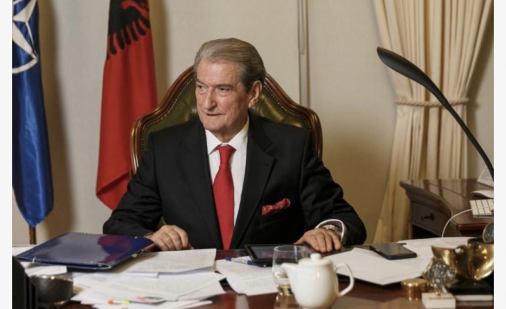 ‘Kufizim i testit të koronavirus’, Berisha i papërmbajtshëm: Edvin Çekap Maska dhe Ndrikull Hajni Maska… si xhahil për të mos thënë kriminelë