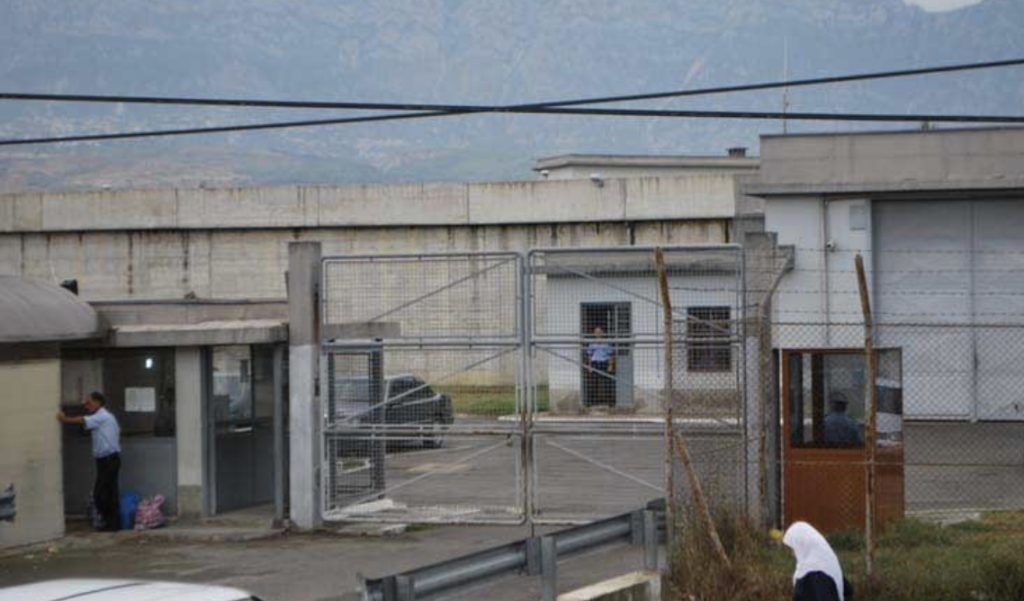 Ngjarje e rëndë në Peqin, i dënuari me burgim të përjetshëm që i dha fund jetës në qeli