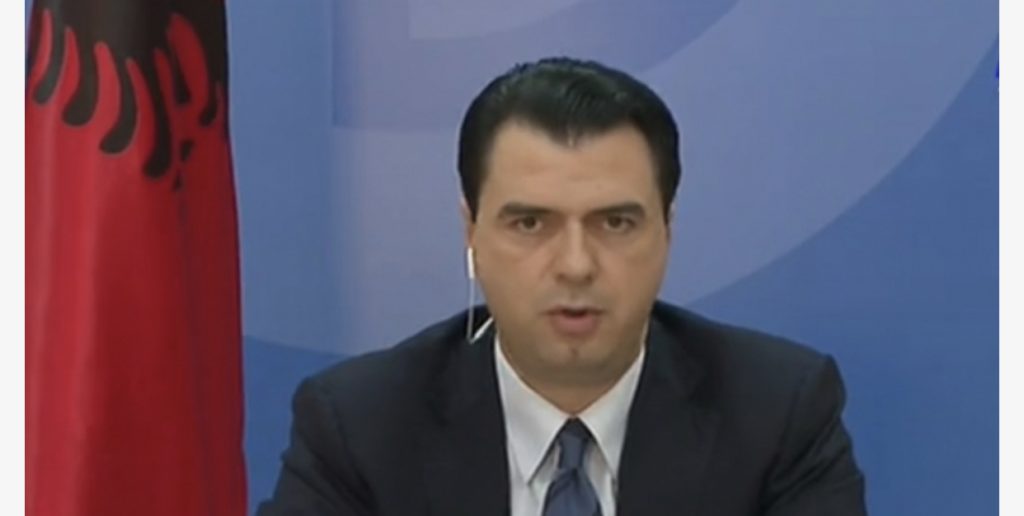 Replikat Rama-Basha në rrjetet sociale, përgjigjet kreu i PD: Sa keq për çdo shqiptar që kryemijistri i tyre…