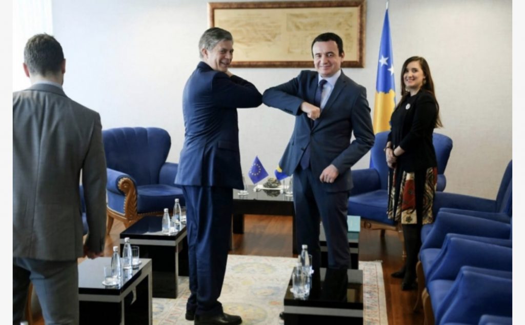 Albin Kurti nuk i jep dorën Shefit të EULEX-it