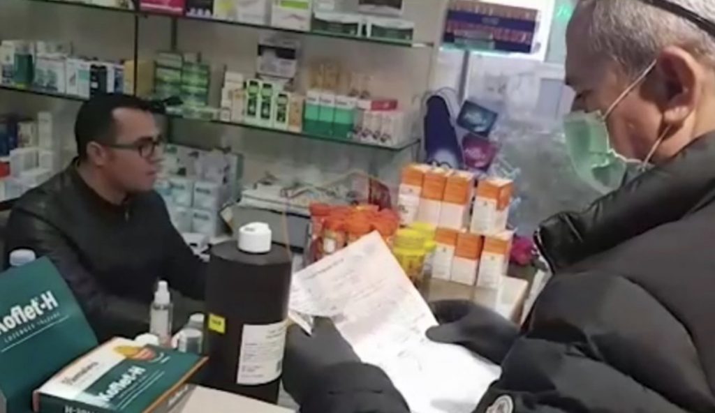 Koronavirusi/Abuzonin me çmimet, policia aksion në farmaci